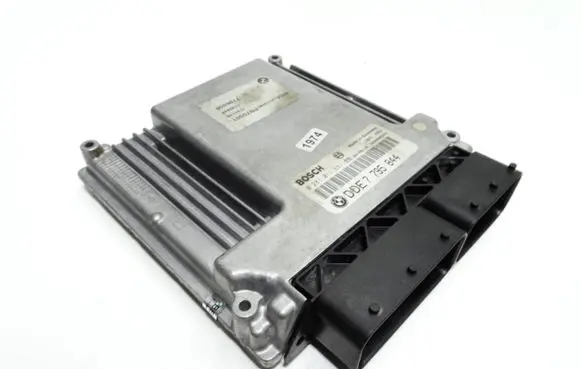 BMW 1 E81 E87 Engine control unit/module 7795844 0281011631 1039S06340