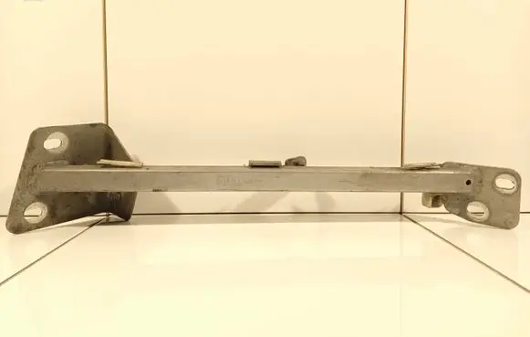 Audi A8 S8 D3 4E Fender mounting bracket 4E0805464F 776444