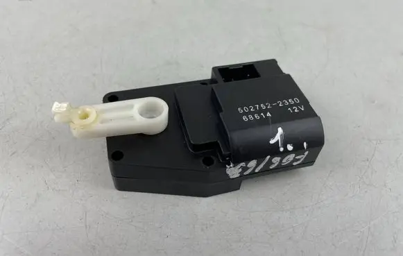 Subaru Forester SG Air flap motor/actuator 5027522350