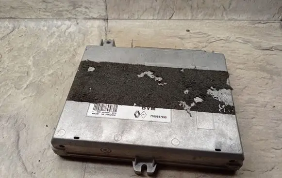 Renault Laguna I Engine control unit/module 7700867290