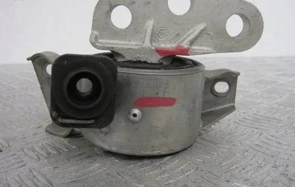 Opel Corsa D Engine mount vacuum valve 468646740