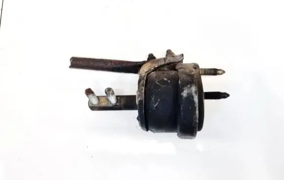 Ford Fiesta Engine mount bracket
