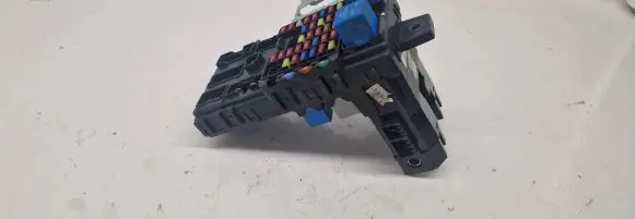 Hyundai Santa Fe Fuse module 9118826105 05046M AK492C