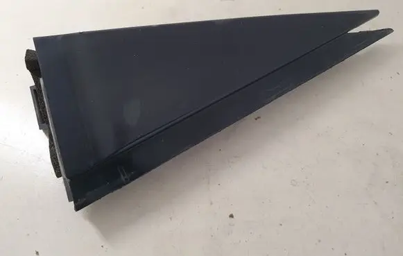 Nissan X-Trail T31 Other rear door trim element 82235JG00A