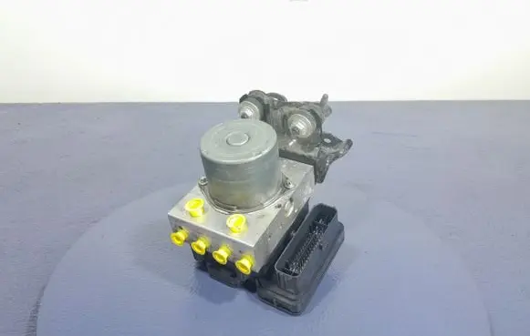Toyota Corolla E10 ABS Pump 44540-02D71