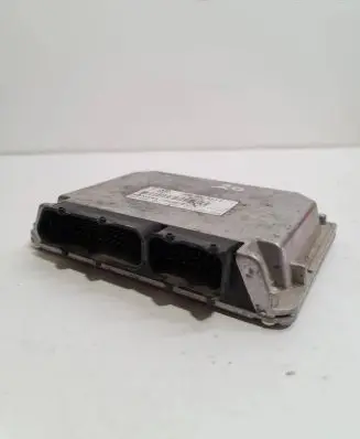 Volkswagen PASSAT B5 Engine control unit/module 3B0907557C 5WP433205