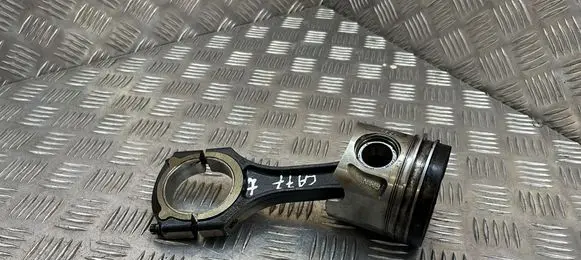 Mercedes-Benz E W212 Piston with connecting rod 0834A 65100
