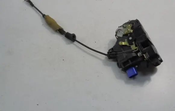 Seat Ibiza III (6L) Front door lock KG577SL11