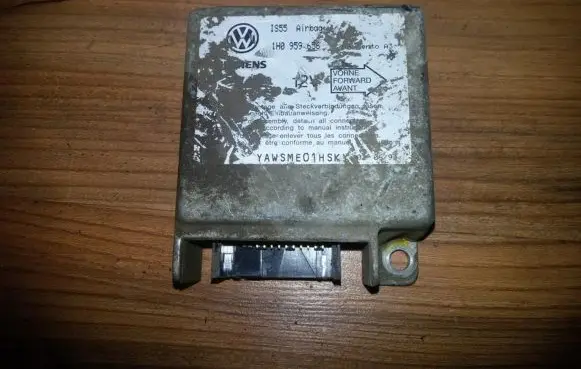 Volkswagen Golf III Airbag control unit/module 1h0959656