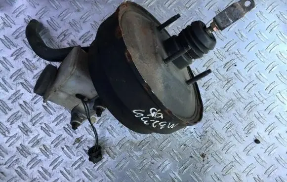 Mazda 323 Brake booster 83204927