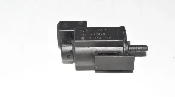 BMW 5 E39 Turbo solenoid valve 1742712