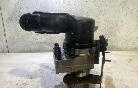 Peugeot 508 Power steering pump A5101676 003712D2 00207