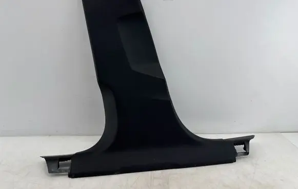 (B) pillar trim (bottom)