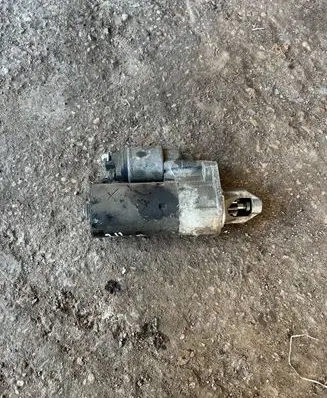 Mercedes-Benz E W211 Starter motor A0061510501