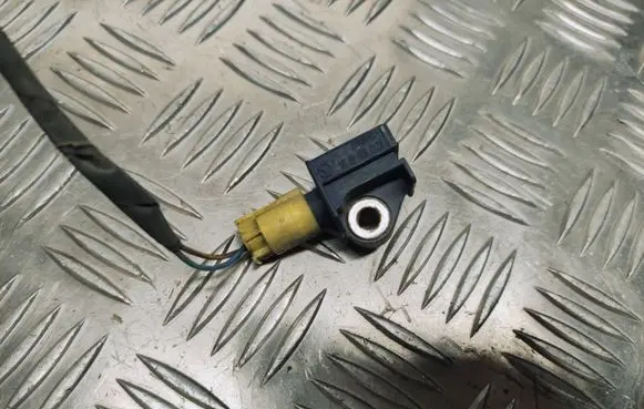 Mercedes-Benz E W212 Airbag deployment crash/impact sensor A2128204926