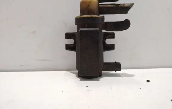 Mercedes-Benz E W212 Vacuum valve A0091533128