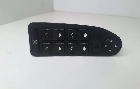 BMW 5 E39 Electric window control switch 8368966