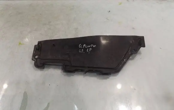 Fiat Grande Punto Engine hood trim 