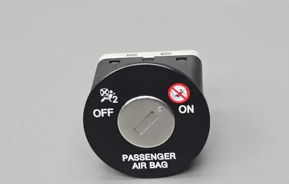 Passenger airbag on/off switch