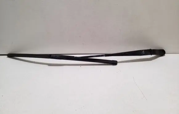 Front wiper blade arm