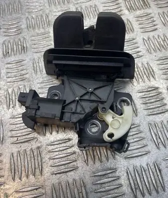 Audi A3 S3 A3 Sportback 8P Tailgate/trunk/boot lock/catch/latch 8P4827520 8P4827505C