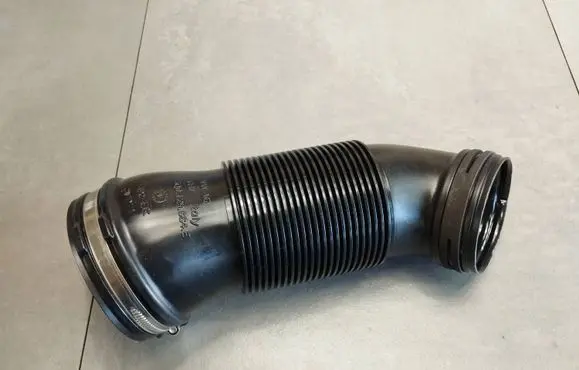 Volkswagen Polo VI Air intake hose/pipe 5Q0129684E