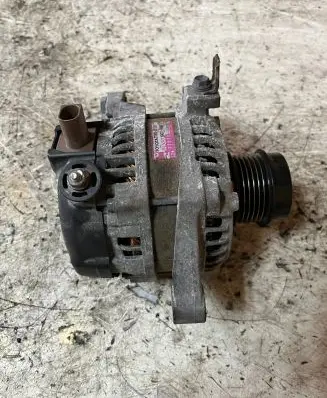 Toyota RAV 4 (XA40) Generator/alternator 2706037190
