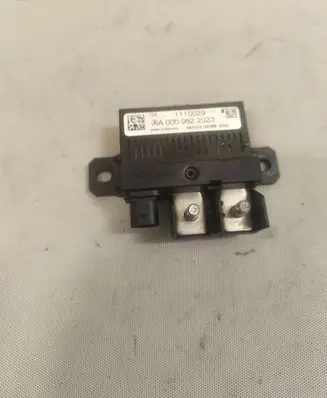 Mercedes-Benz E W212 Charging relay A0009822023 1110029