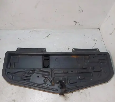 BMW 5 E39 Tool box 711111806810
