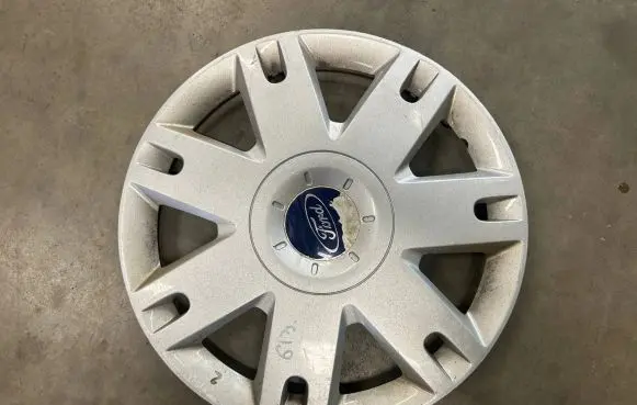 Ford Transit R15 wheel hub/cap/trim 2N111130CB