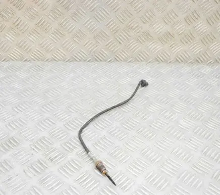 BMW 5 F10 F11 Oil temperature sensor 2656001901 7805606