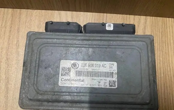 Skoda Fabia Mk2 (5J) Engine control unit/module 03E906019AC 5WA11016
