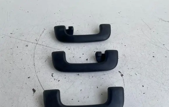 KIA Niro A set of handles for the ceiling 