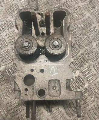 Jeep Cherokee XJ Engine head 