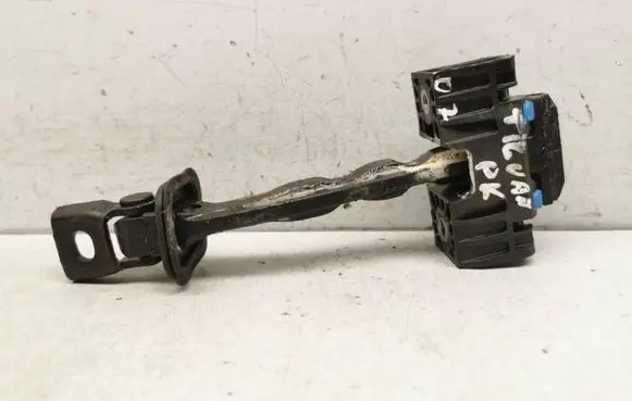 Volkswagen Tiguan Front door check strap stopper