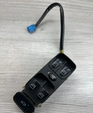 Mercedes-Benz C W203 Electric window control switch A2038210679 501955 230502NQ01