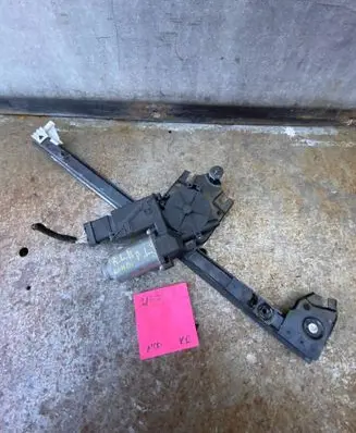 Renault Laguna II Front door window regulator with motor 