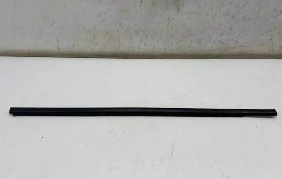 Ford Ranger IV Front door glass trim molding 