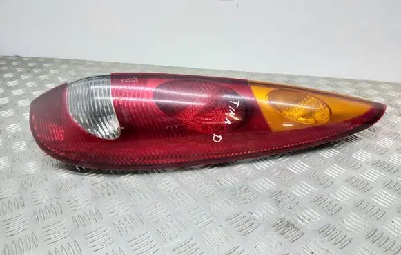 Nissan Almera Tino Rear/tail lights