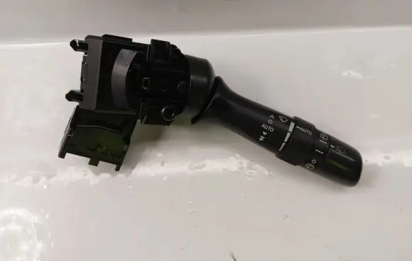 Toyota Verso Wiper control stalk 8465205190 17F144