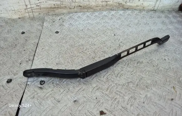 Mercedes-Benz ML W166 Front wiper blade arm A1668200240