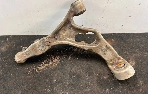 Audi Q7 4L Front lower control arm/wishbone 