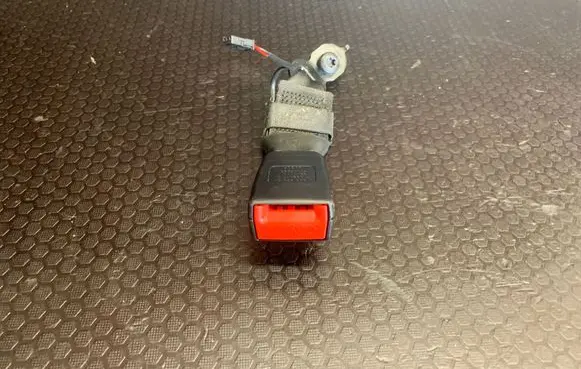 BMW 5 F10 F11 Middle seatbelt buckle (rear) 7243275 B241115Y 34088414D