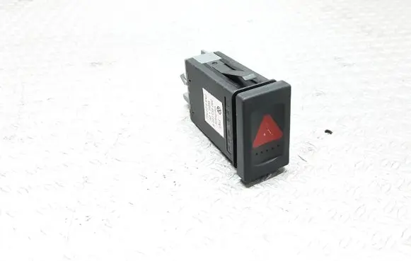 Volkswagen PASSAT B5 Hazard light switch 3B0953235B