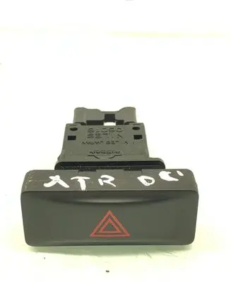 Nissan X-Trail T31 Hazard light switch 06016