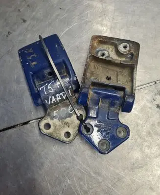 Volkswagen Transporter - Caravelle T5 Rear door hinge set 7H0827153 7H0827151