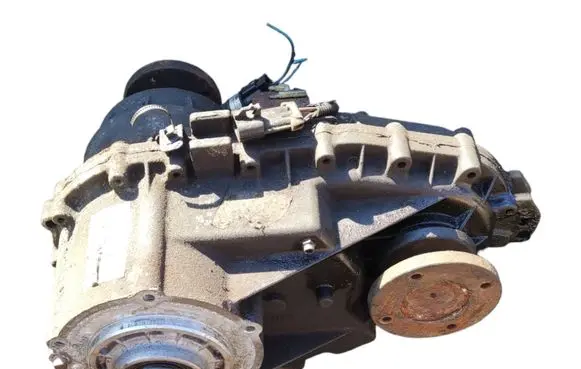 Gearbox transfer box case