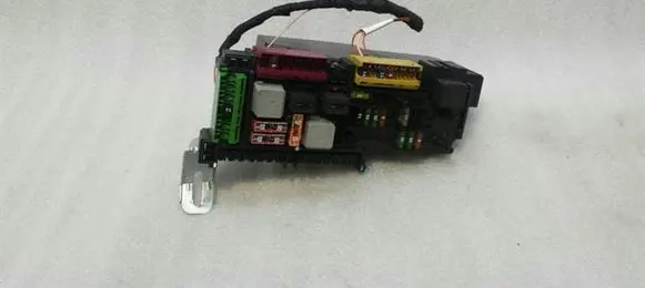 Mercedes-Benz C W204 Fuse box set A2049060305