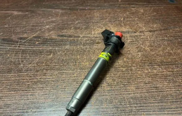 Mercedes-Benz Vito Viano W639 Fuel injector A6460701487 0445115069