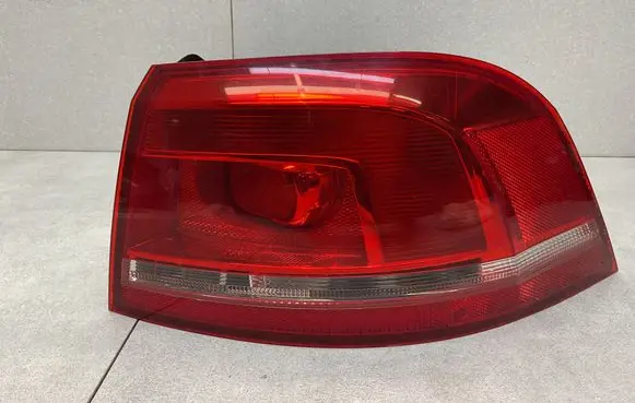 Volkswagen PASSAT B7 Rear/tail lights 3AF945096A